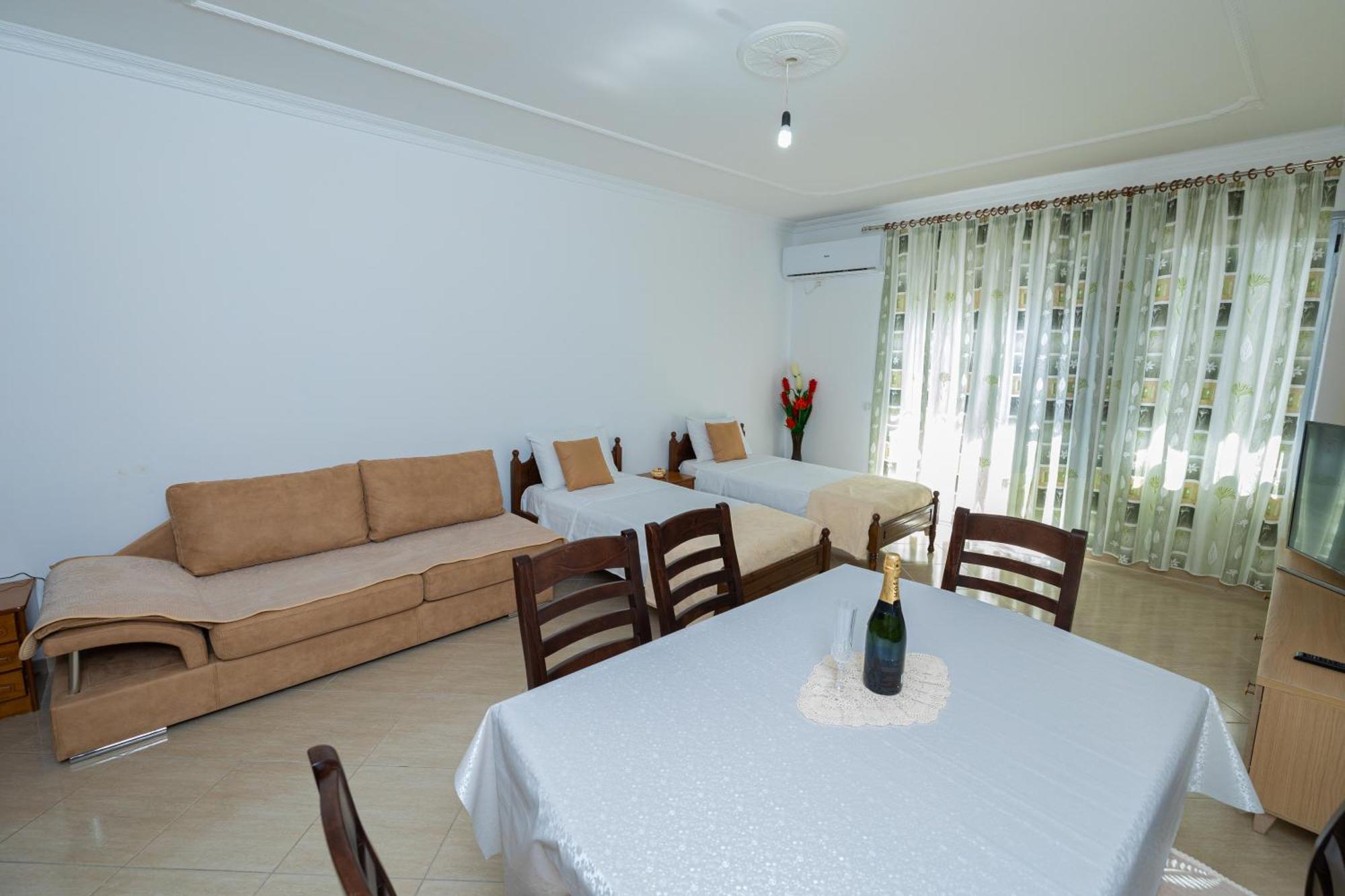 Lucas Apartments Rental Вльора Екстер'єр фото